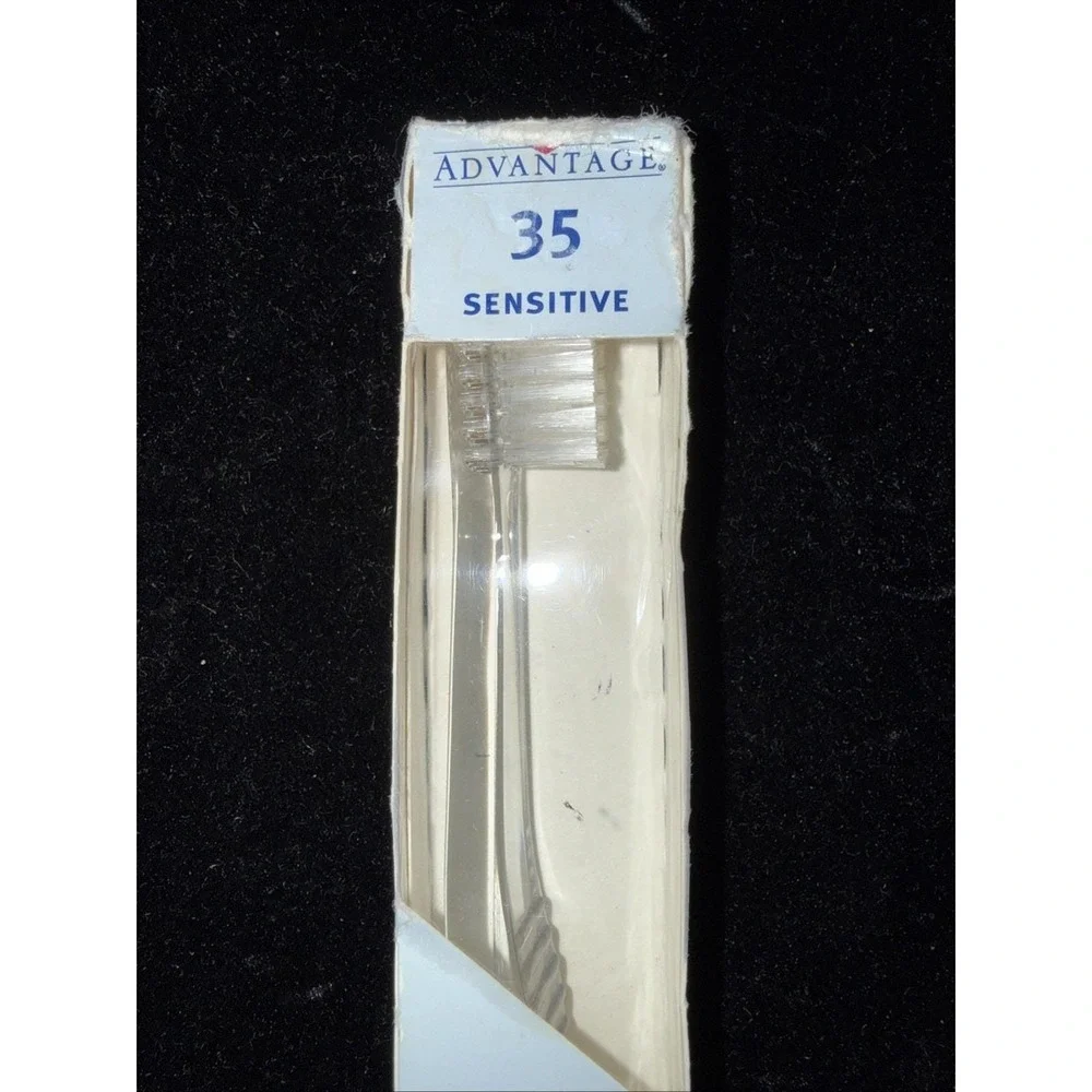 Vintage Oral-B Advantage Toothbrush Green 35 sensitive‎ 1996 (5565)